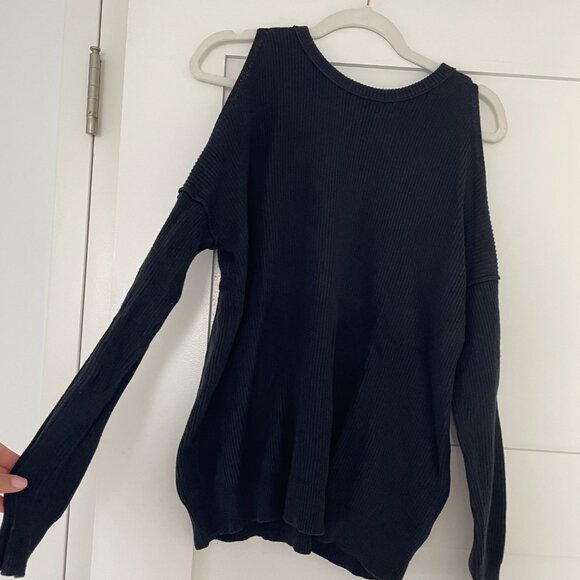 HOLLISTER‎ black cold shoulder sweater excellent condition size S - Picture 3 of 7